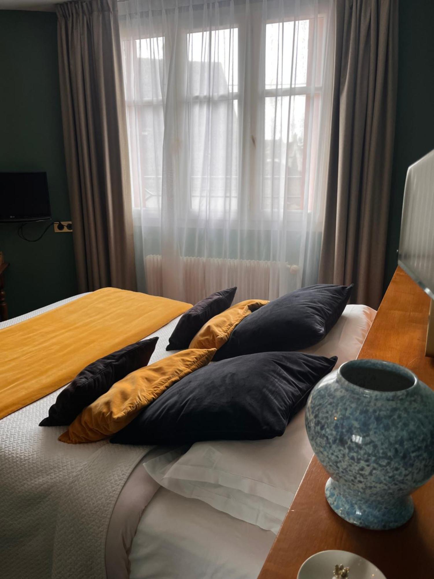 Le Temeraire Hotel 沙罗勒 外观 照片