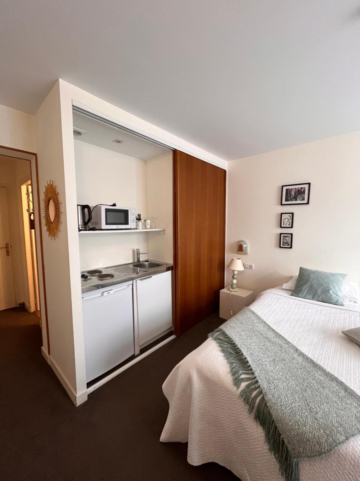 Le Temeraire Hotel 沙罗勒 外观 照片