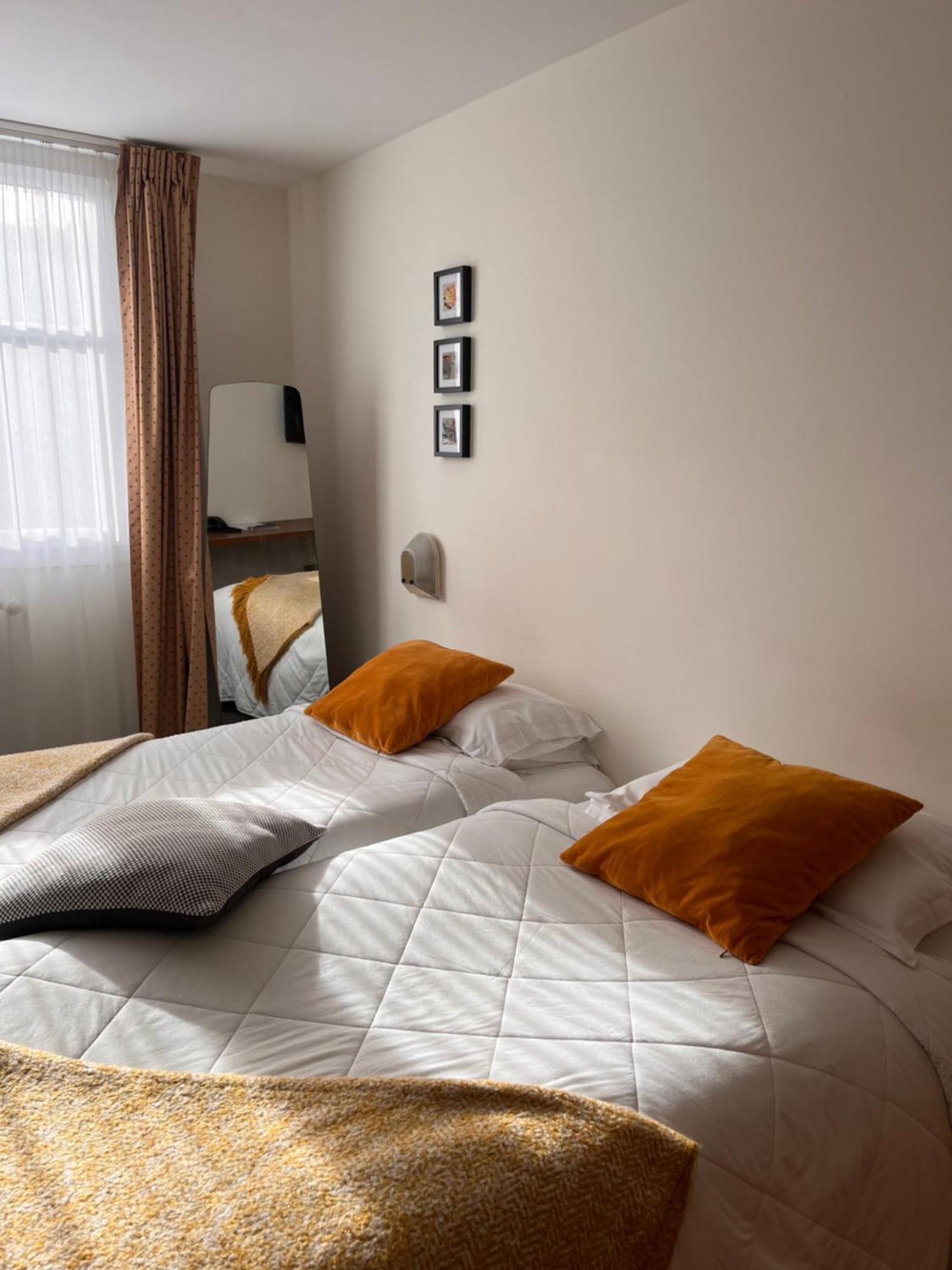 Le Temeraire Hotel 沙罗勒 外观 照片