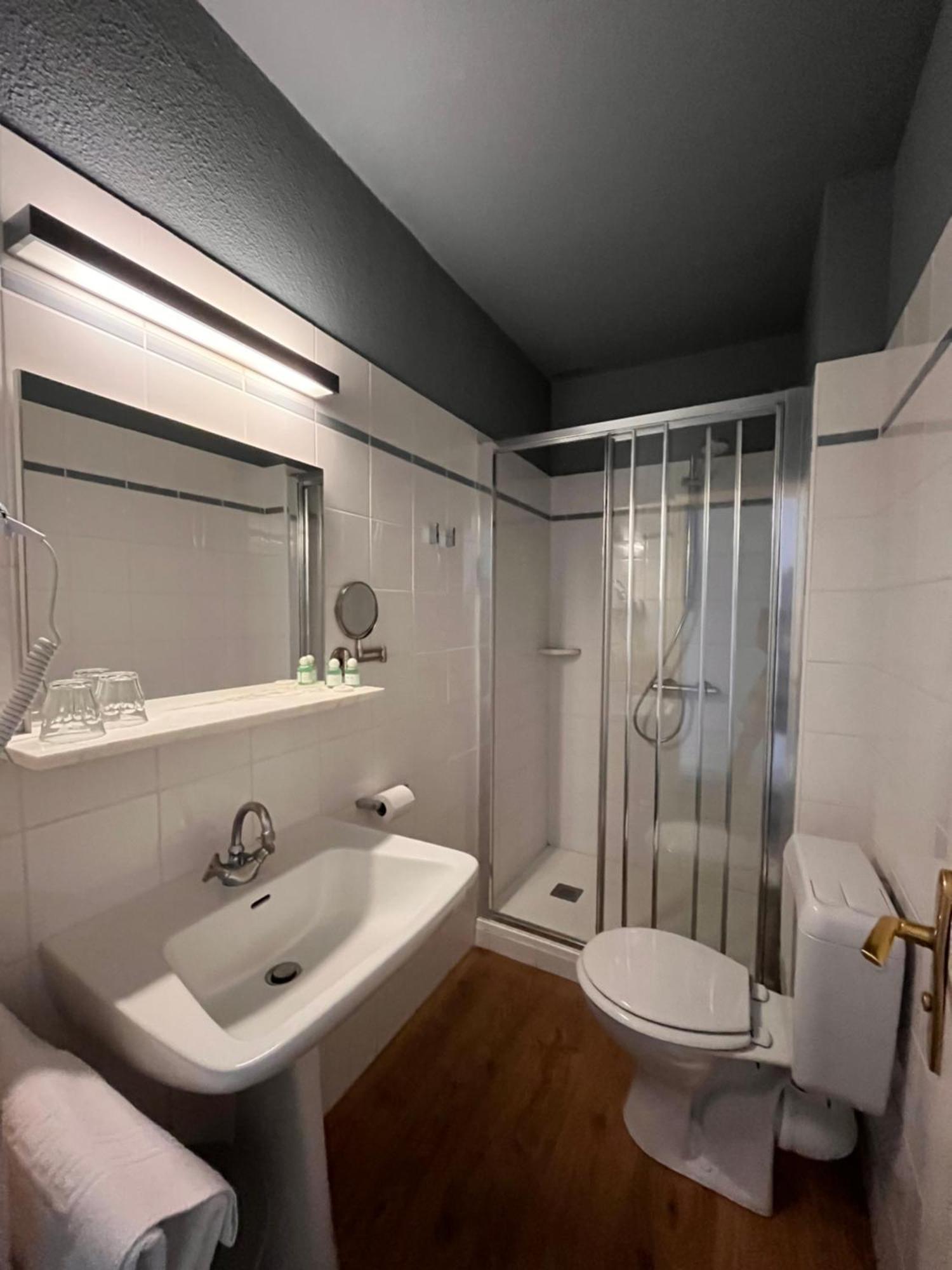 Le Temeraire Hotel 沙罗勒 外观 照片