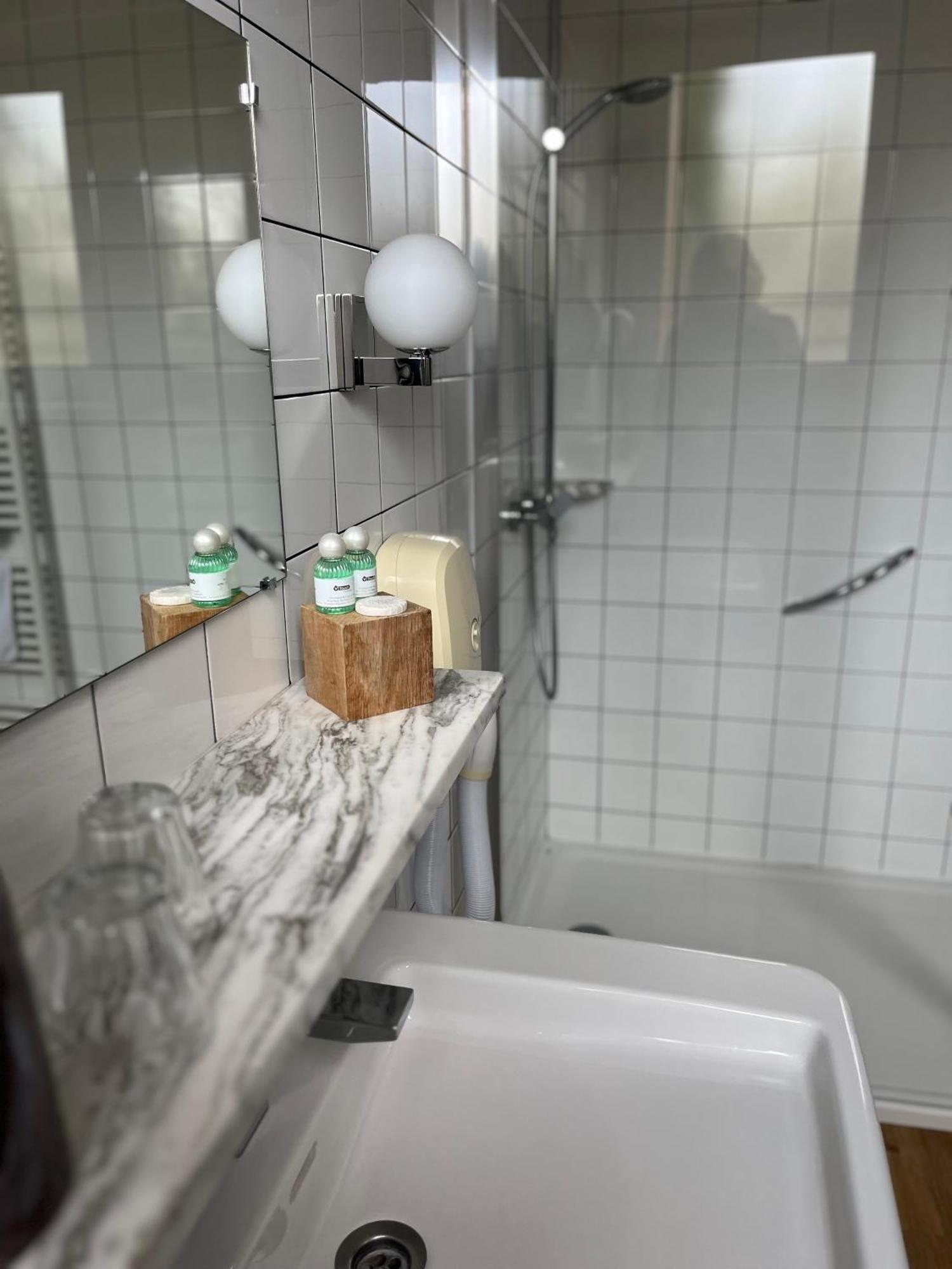 Le Temeraire Hotel 沙罗勒 外观 照片